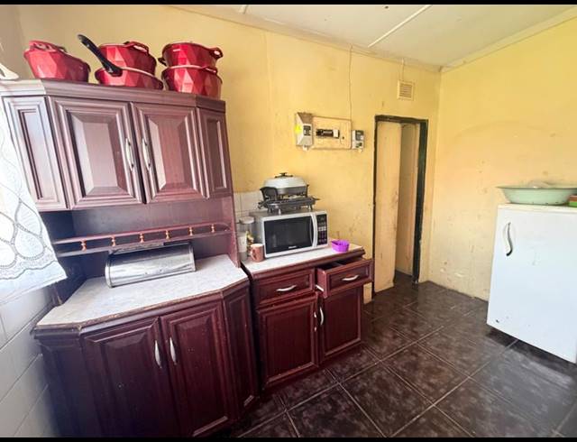 7 BEDROOM HOUSE FOR SALE IN VANDERBIJLPARK CW 4